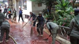 Kegiatan ini diinisiasi oleh Satpol PP Kota Administrasi Jakarta Pusat untuk melaksanakan bersih-bersih di lingkungan gereja dan sekitarnya. Agar rapih, aman, dan nyaman,' tutur Iqbal.