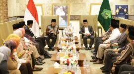 Menag Nasaruddin Umar bertemu para tokoh agama di ruang pertemuan Masjid Istiqlal Jakarta (foto :  Kemenag)