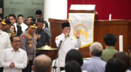 Menteri Agama Nasaruddin Umar bersama Menteri Kabinet Merah Putih dan Kapolri  saat Meninjau Sejumlah Gereja di Jakarta. (foto: Humas Kemenag)
