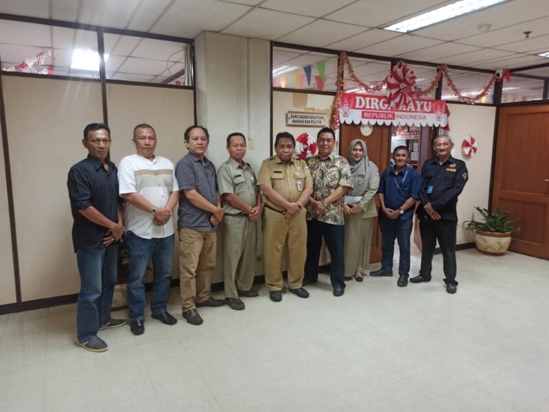 Sinergitas Kesbangpol dengan PWI Jakarta Pusat dapat membantu mempublikasikan program – program Kesbangpol kepada masyarakat .