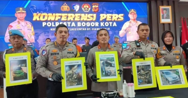 Sebelumnya kecelakaan maut itu terjadi pada Selasa, 4 Februari 2025, sekitar pukul 23.30 WIB. Truk pengangkut galon yang disopiri Bendi Wijaya diduga mengalami rem blong hingga menabrak sejumlah kendaraan yang sedang mengantri di gardu Tol Ciawi 2, 8 orang tewas dan 11 lainnya, termasuk sopir truk, terluka dalam kecelakaan tersebut.