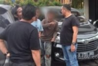 Polisi mengimbau kepada masyarakat agar tetap waspada dan segera melaporkan segala bentuk tindakan yang meresahkan melalui kanal aduan resmi kepolisian.