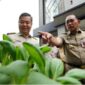 Kegiatan ini bertujuan untuk mendukung upaya pengelolaan sampah yang ramah lingkungan serta mengedepankan pertanian berbasis teknologi di tengah perkotaan.