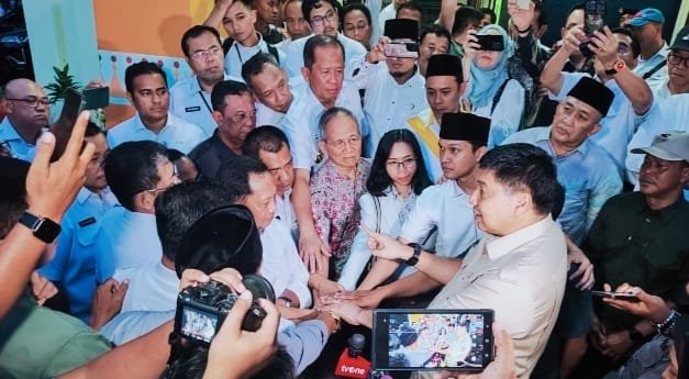 Menteri Perumahan dan Kawasan Permukiman (PKP) Maruarar Sirait tegas menyatakan tidak boleh ada pemukiman eksklusif yang menutup akses jalan umum bagi warga.