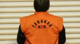 Sekjen PDIP itu juga melontarkan penangkapannya sebagai memontum untuk komisi pemberantasan korupsi (KPK) agar menegakan hukum yang adil tanpa pandang bulu.