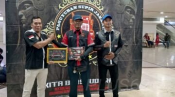 Suta Wijaya juga berharap momentum Anniversary Pengemudi ini dapat memberikan contoh positif bagi komunitas pengemudi yang ada di Jakarta