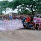 Bentuk Solidaritas Puluhan Sopir Menggelar aksi damai di depan Pengadilan Negeri (PN) Bekasi