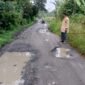 Foto:Jalan rusak dan berlubang di Desa Cilangkap, Kecamatan Kalang Anyar, Kabupaten Lebak