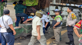 Polri, TNI, dan Pemkot Tertibkan Bendera Ormas di Tanah Abang Demi Ketertiban Umum