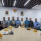 Pengurus Harian PWI Jaya melakukan silaturahmi ke Kepala Stasiun (Kepsta) RRI Jakarta, Agung Prasatya Rosihan Umar