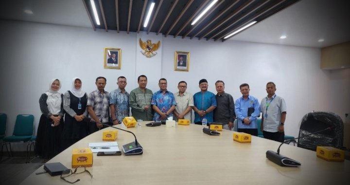 Pengurus Harian PWI Jaya melakukan silaturahmi ke Kepala Stasiun (Kepsta) RRI Jakarta, Agung Prasatya Rosihan Umar