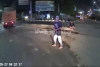 Foto tangkapan layar, Aksi pemalakan di jalan kapuk Kamal, Ring Road Jakarta Barat 