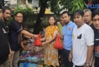 PWI Jakarta Barat Sembelih Tiga Kambing dalam Kegiatan Kurban di Tengah Pemukiman Warga
