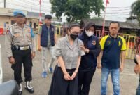 Polsek Palmerah berhasil mengungkap kasus ini dan mengamankan pelaku yang diduga ibu kandung bayi tersebut