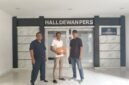 Hasan Bendot sedang di gedung Dewan Pers (foto: Plus62)