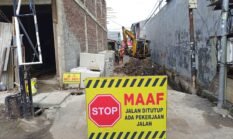 Sudin Bina Marga Jakarta Barat Lakukan Betonisasi Ruas Jalan Persada di Tegal Alur