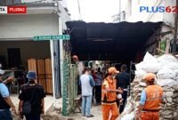 Kelurahan Bungur, Kecamatan Senen, Jakarta Pusat melakukan pembongkaran terhadap bangunan liar 