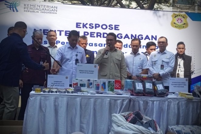 Kementerian Perdagangan Bongkar Tempat Perakitan dan Distribusi Smartphone Ilegal di Cengkareng, Sita Barang Senilai Rp17,6 Miliar
