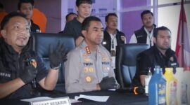 Polisi berhasil membongkar sindikat penjualan oli palsu yang beroperasi di kawasan Kembangan, Jakarta Barat, dengan total keuntungan mencapai miliaran rupiah