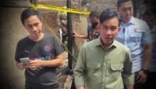 Wakil Presiden Republik Indonesia, Gibran Rakabuming Raka, mengunjungi lokasi posko bencana kebakaran di RW 02, Kelurahan Duri Utara, Kecamatan Tambora, Jakarta Barat, dok. Istw