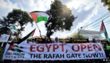 Free Palestine Network (FPN) menggelar aksi solidaritas di depan Kedutaan Besar Mesir di Jakarta pada Sabtu (2/8/2025), dok.istw