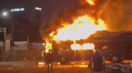 Bus Terbakar Di Terminal Bekasi. info bekasi