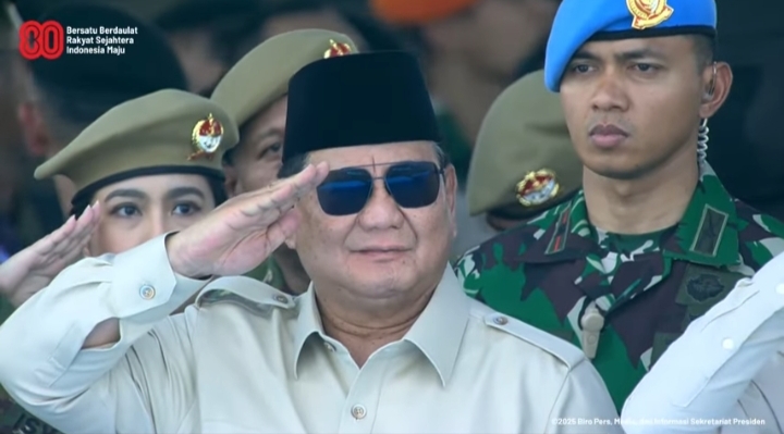 Foto: Presiden Prabowo Subianto Pimpin Upacara  Gelar Pasukan Operasional dan Kehormatan Militer
