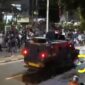 Foto tangkapan layar video viral kendaraan taktis Brimob lindas ojol,(dok.istimewa)