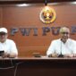 Ketua Umum PWI Pusat, Akhmad Munir, menegaskan bahwa tindakan tersebut berpotensi menghambat kemerdekaan pers dan bertentangan dengan amanat konstitusi serta Undang-Undang Nomor 40 Tahun 1999 tentang Pers.