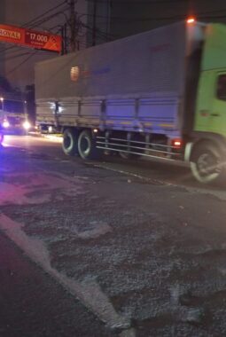 Jalan Benda Raya Tangerang Rusak Parah dan Gelap Gulita, Warga Keluhkan Lambatnya Respons Pemerintah