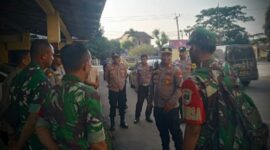 Patroli dilakukan menyusuri sejumlah titik vital di wilayah Kecamatan Pakuhaji guna memastikan situasi tetap aman, kondusif, dan nyaman. AKP Rochmatullah menyampaikan bahwa pihaknya bersama unsur TNI 