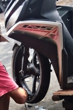 Penyebab Ban Motor Sering Kempes, Begini Kata Tukang Tambal Ban