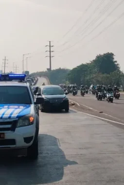Sering Kecelakaan Polres Jakbar Siagakan Mobil ETLE di Flyover Pesing Cegah Motor Nekat Melintas