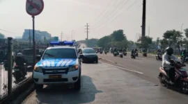 Foto istimewa. Mobil ETLE disiagakan di flyover Pesing.