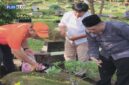 Wali Kota Jakarta Pusat Arifin berziarah ke makam orang tuanya. Dalam momen tersebut, ia didampingi Ketua Pokja PWI Jakarta Pusat, Helmi AR, beserta sejumlah wartawan.