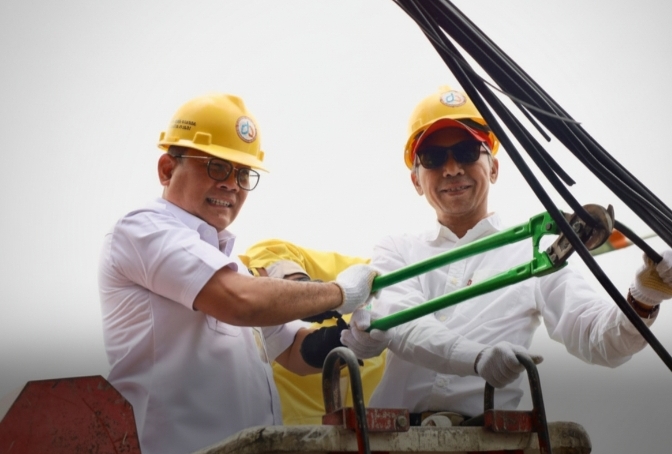 Pemkot Jakpus Turunkan Kabel Fiber Optik di Jalan HOS Cokroaminoto Menteng 
