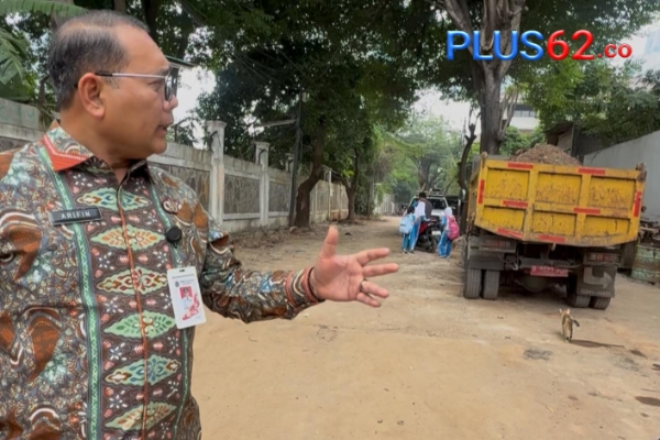 Wali Kota Jakarta Pusat Drs. Arifin M.AP menyoroti buruknya kondisi Jalan Karet Pasar Baru Barat, Kelurahan Karet Tengsin, Tanah Abang