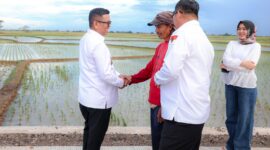Foto Gubernur Banten Andra Soni saat meninjau langsung rampungnya rehabilitasi ruas Jalan Sukanagara–Sukajaya di Desa Sukajaya, Kecamatan Pontang, Kabupaten Serang (Dok.Istimewa)