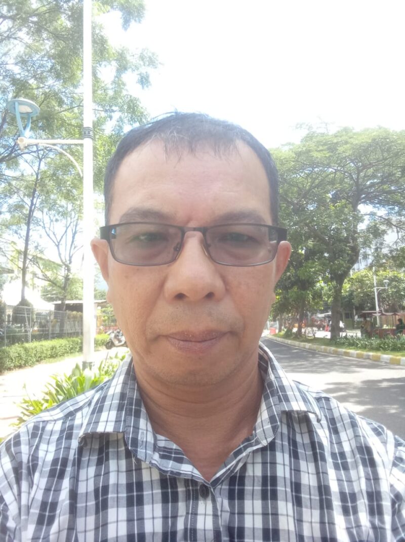 Adenawer Sirait, penanggung jawab mosi tidak percaya itu, mengatakan persoalan bermula dari pelaksanaan aturan yang kerap disalahgunakan ketua RT.