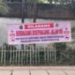 Spanduk Larangan Berdagang di Jalan Tanggul Timur RW 10 kelurahan kapuk, Cengkareng, Jakarta Barat, (Foto.plus62.co/rdw)