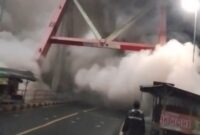 Polres Lumajang resmi menutup total akses jalan penghubung Lumajang–Malang melalui jalur selatan 