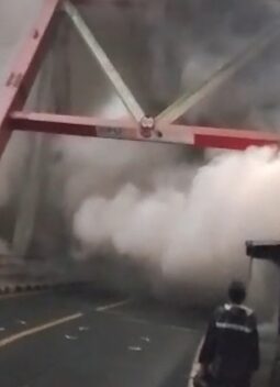 Waspada Lahar Dingin Gunung Semeru,Polres Lumajang Tutup Jalur Akses Lumajang–Malang