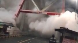 Polres Lumajang resmi menutup total akses jalan penghubung Lumajang–Malang melalui jalur selatan 