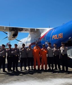 Pesawat CN 295/P-4501 Kirim Bantuan Logistik dan Tim SAR ke Wilayah Bencana Aceh dan Sumatera Barat