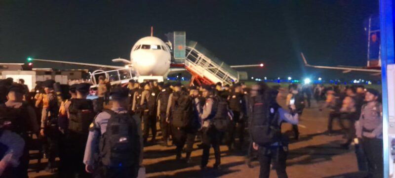 Bantuan Logistik Korban Banjir Sumatera Barat Dikirim via Pesawat Batik Air dari Cengkareng