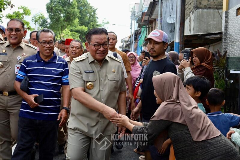 Arifin mengapresiasi kolaborasi lintas organisasi perangkat daerah (OPD), antara lain Dinas Bina Marga, Dinas Pertamanan dan Hutan Kota, Dinas Perhubungan, serta Dinas Sumber Daya Air, bersama camat, RT, dan RW setempat.