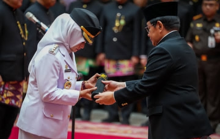 Pramono Anung Lantik Iin Mutmainnah Jadi Wali Kota Jakarta Barat (Foto: Ist)