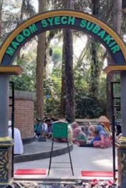 Syekh Subachir dan Penjinakan Tanah Jawa