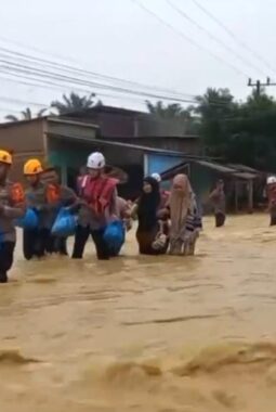 Hujan Lebat Picu Banjir Susulan di Aceh Timur, Polisi Siagakan Perahu Evakuasi