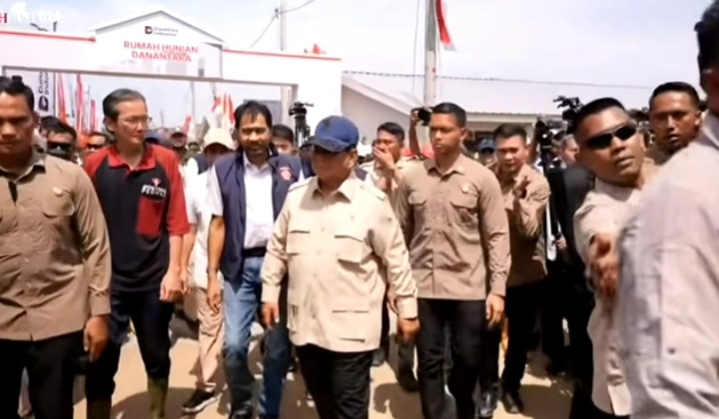 Prabowo Tinjau Huntara Korban Banjir dan Longsor di Aceh Tamiang